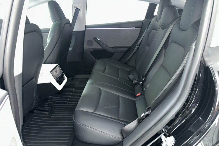 Tesla Model 3 2026 car image #13
