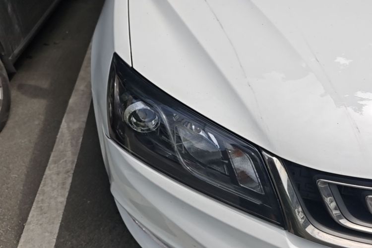 GEELY Emgrand 2017 car image #8
