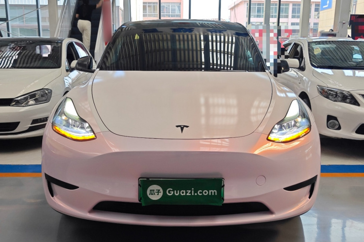 Tesla Model Y 2024 #3 Tesla Model Y 2024 car image #3