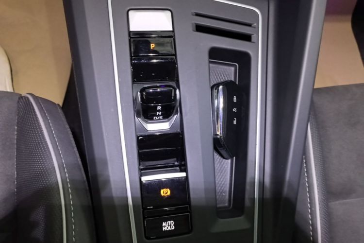 Volkswagen Golf 2022 imagen de coche #14