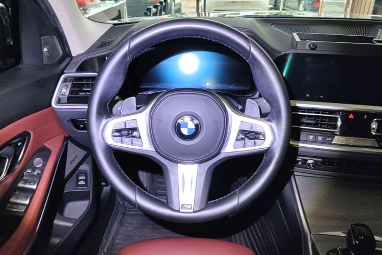 BMW 3 Series 2022 car image #11