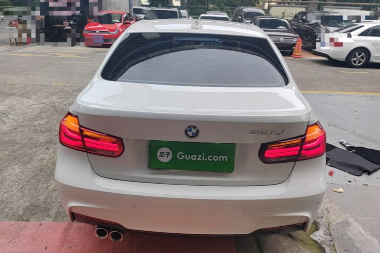 BMW 3 Series 2019 car image #6