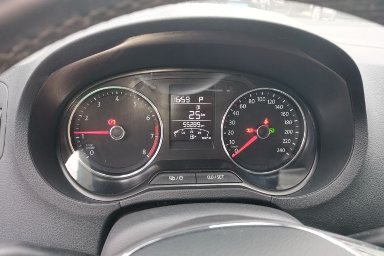 Volkswagen Polo 2018 car image #12