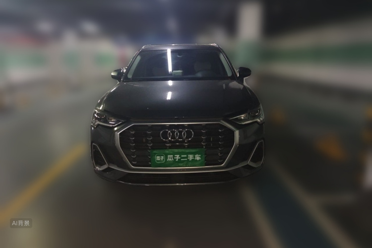Audi Q3 2023 car image #3
