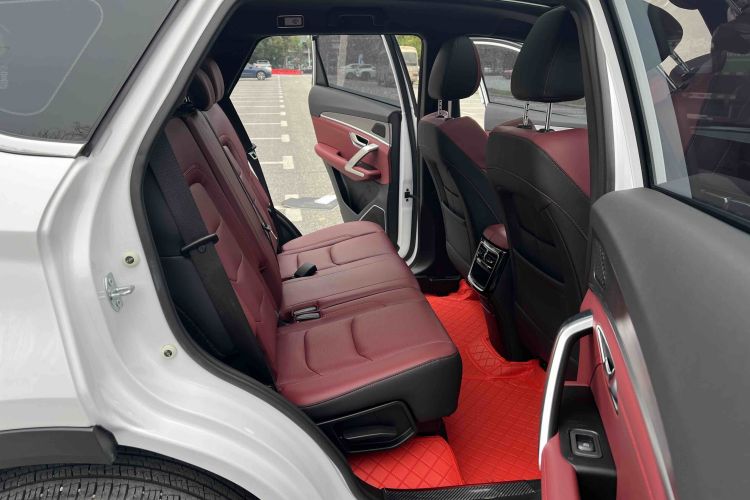 Jetour X70 PLUS 2024 car image #9