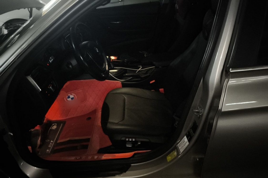 BMW 3 Series 2017 immagine di auto #18