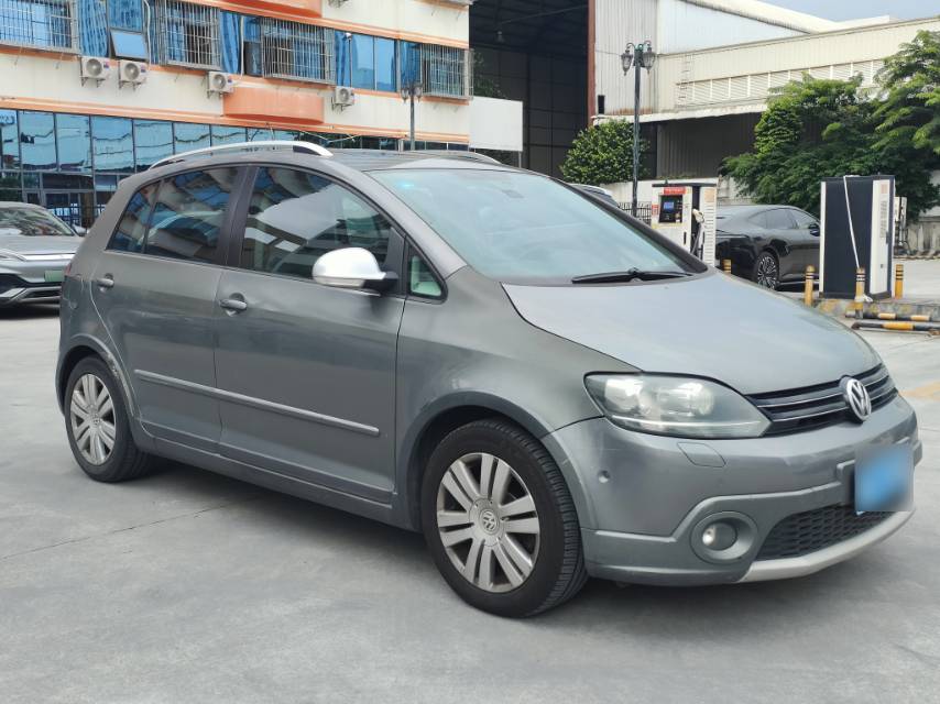 Volkswagen Golf (Imported) 2013 car image #3