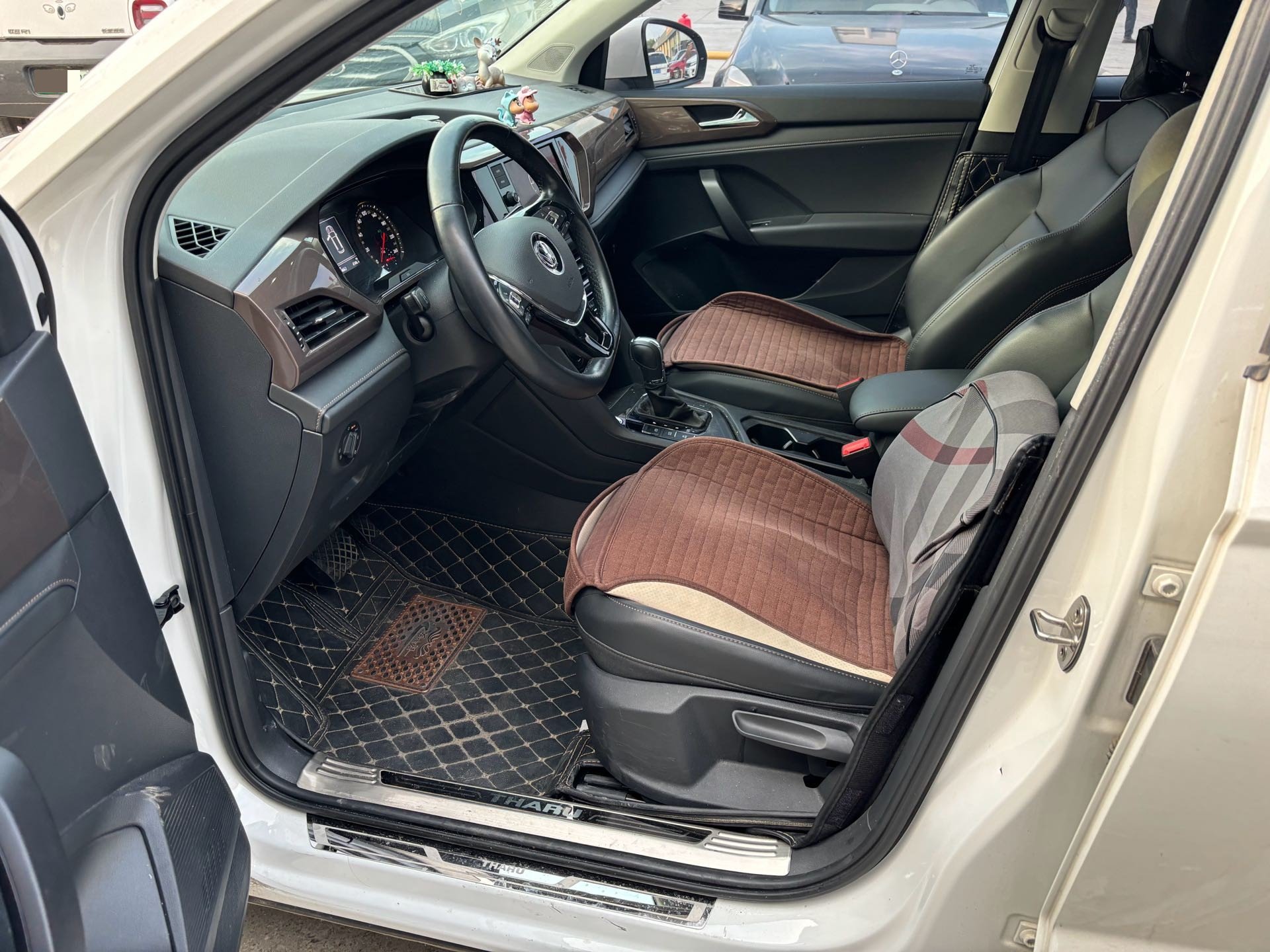 2019 car image #4
