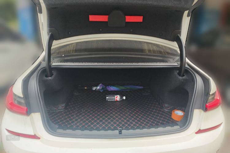 BMW 3 Series 2021 изображение автомобиля #21