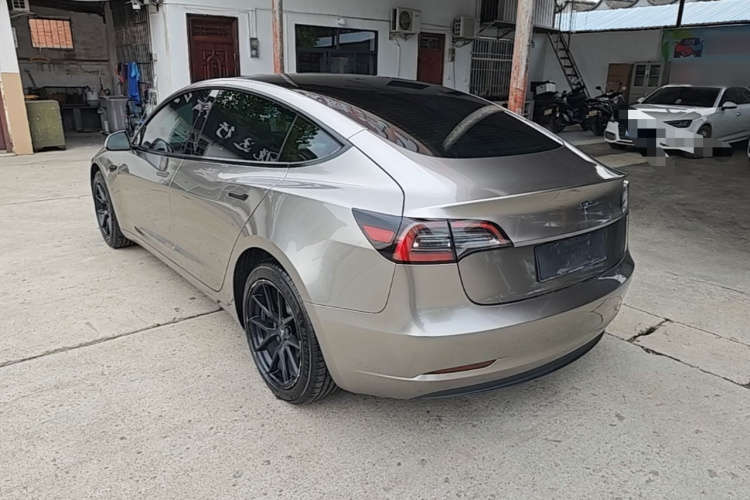 Tesla Model 3 2022 car image #5
