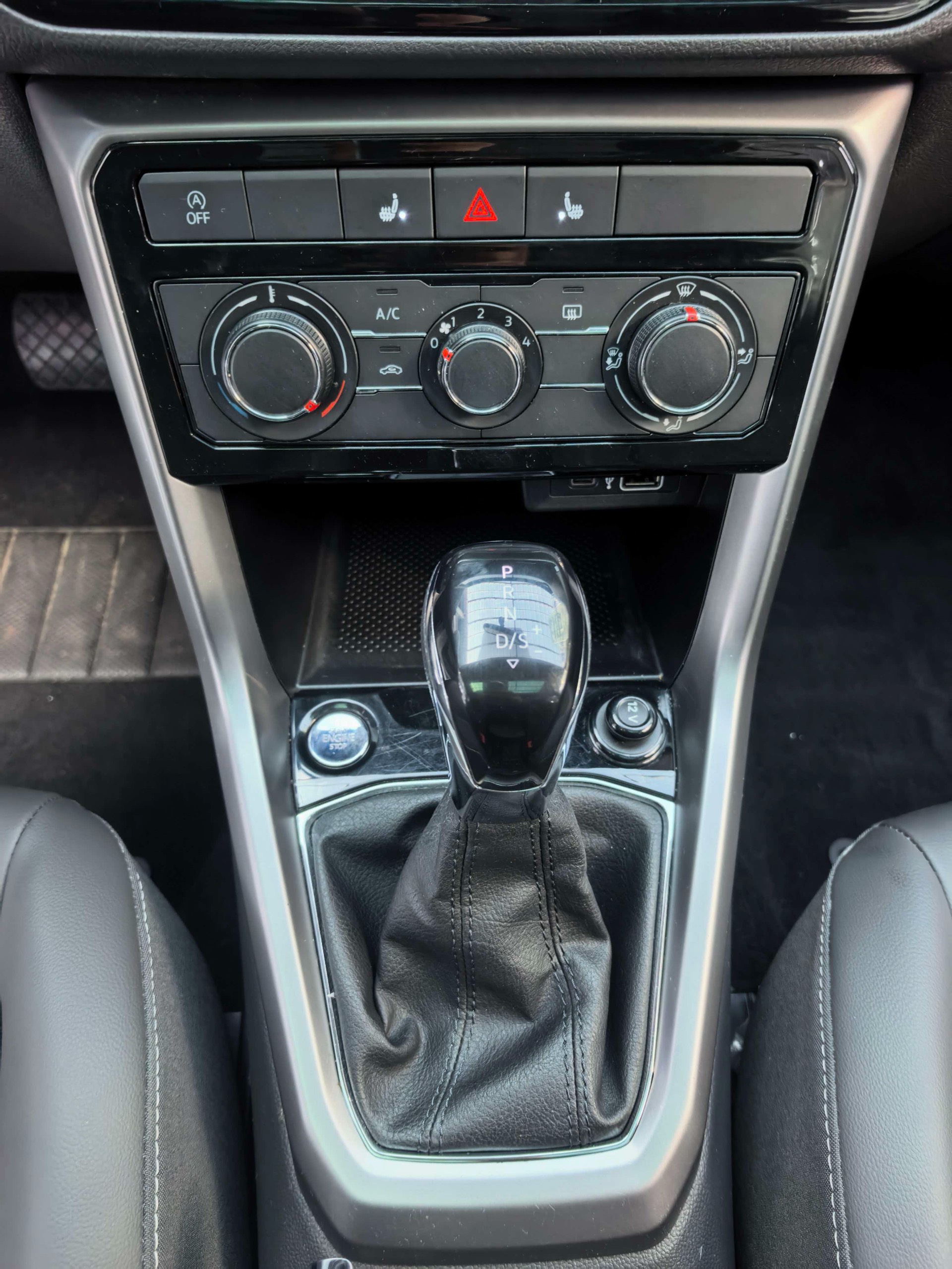 Volkswagen T-Cross 2022 صورة سيارة #10