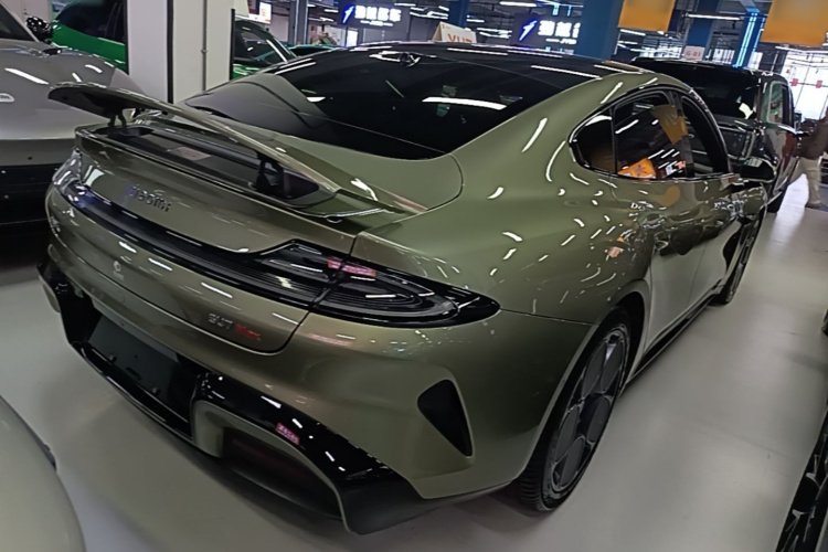 MI SU7 2025 car image #7