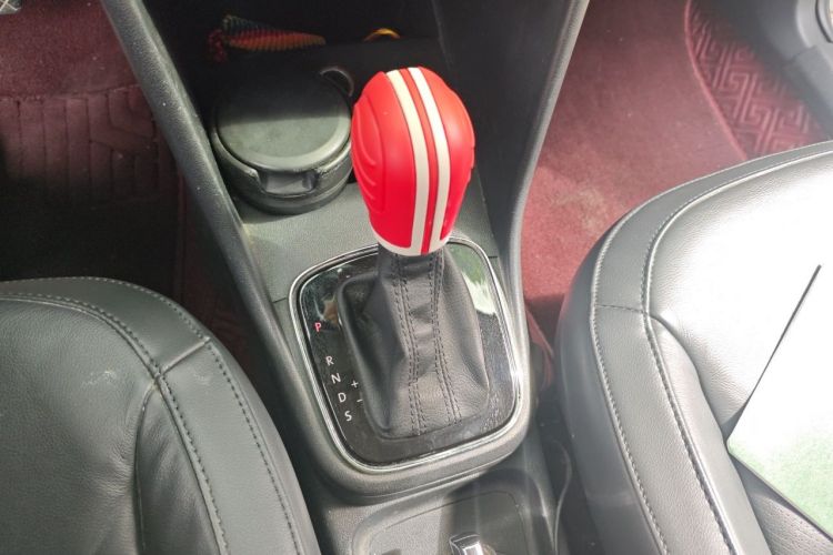 Volkswagen Polo 2015 #14 Volkswagen Polo 2015 car image #14