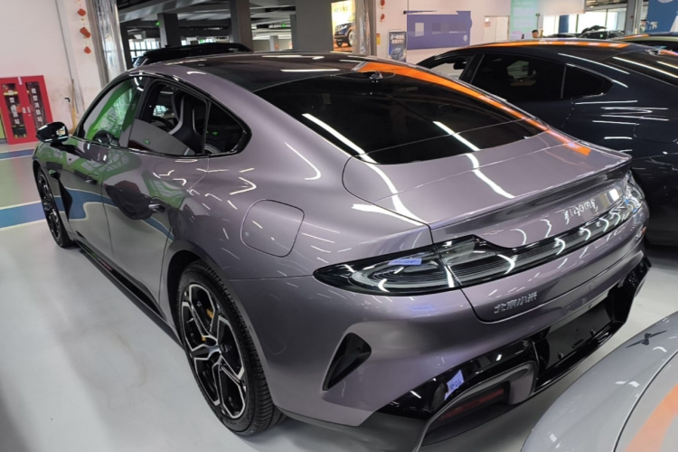 MI SU7 2024 car image #5