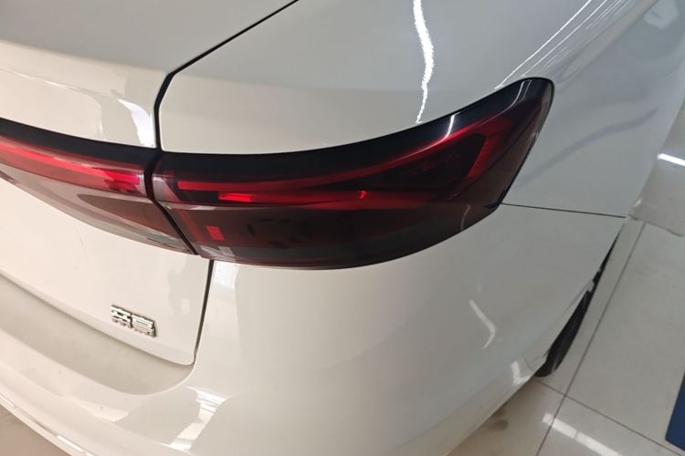 GEELY Emgrand 2023 #8 GEELY Emgrand 2023 car image #8