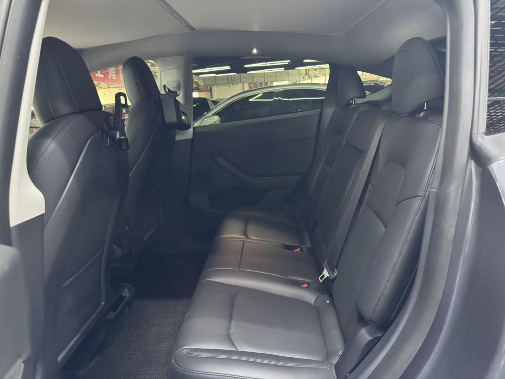 Tesla Model Y 2021 car image #13