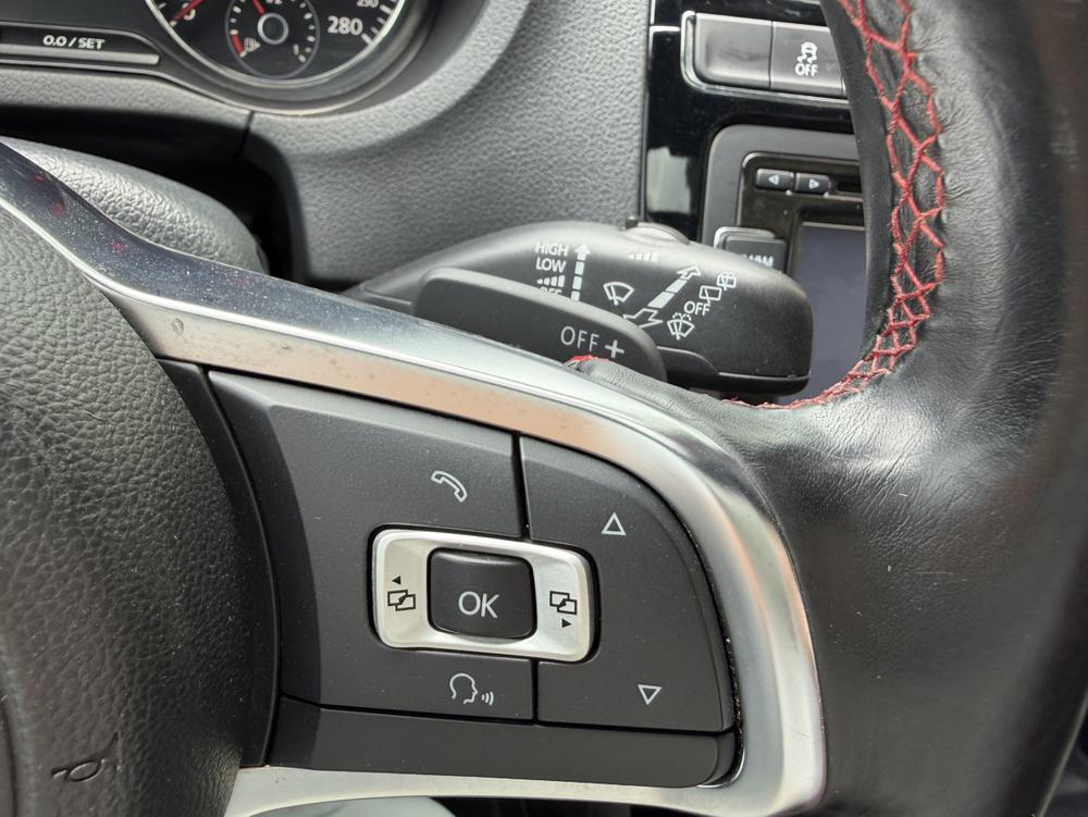 Volkswagen Polo 2015 car image #11
