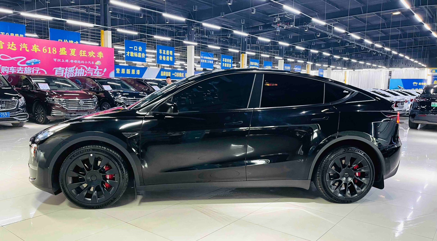Tesla Model Y 2022 #5 Tesla Model Y 2022 car image #5