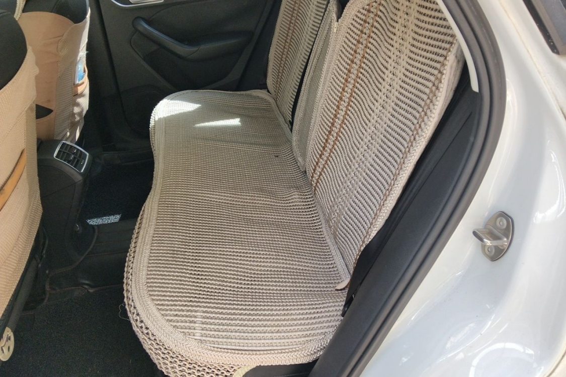 Audi Q3 2013 car image #19