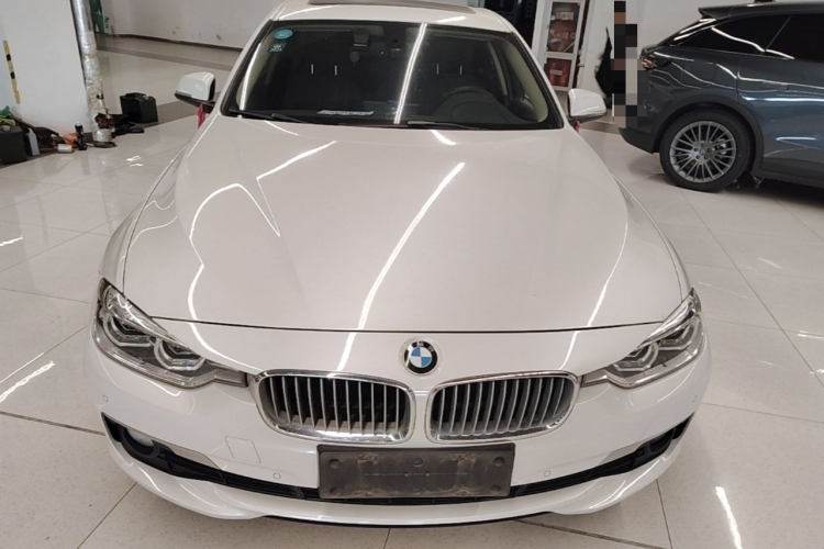BMW 3 Series 2019 car image #3