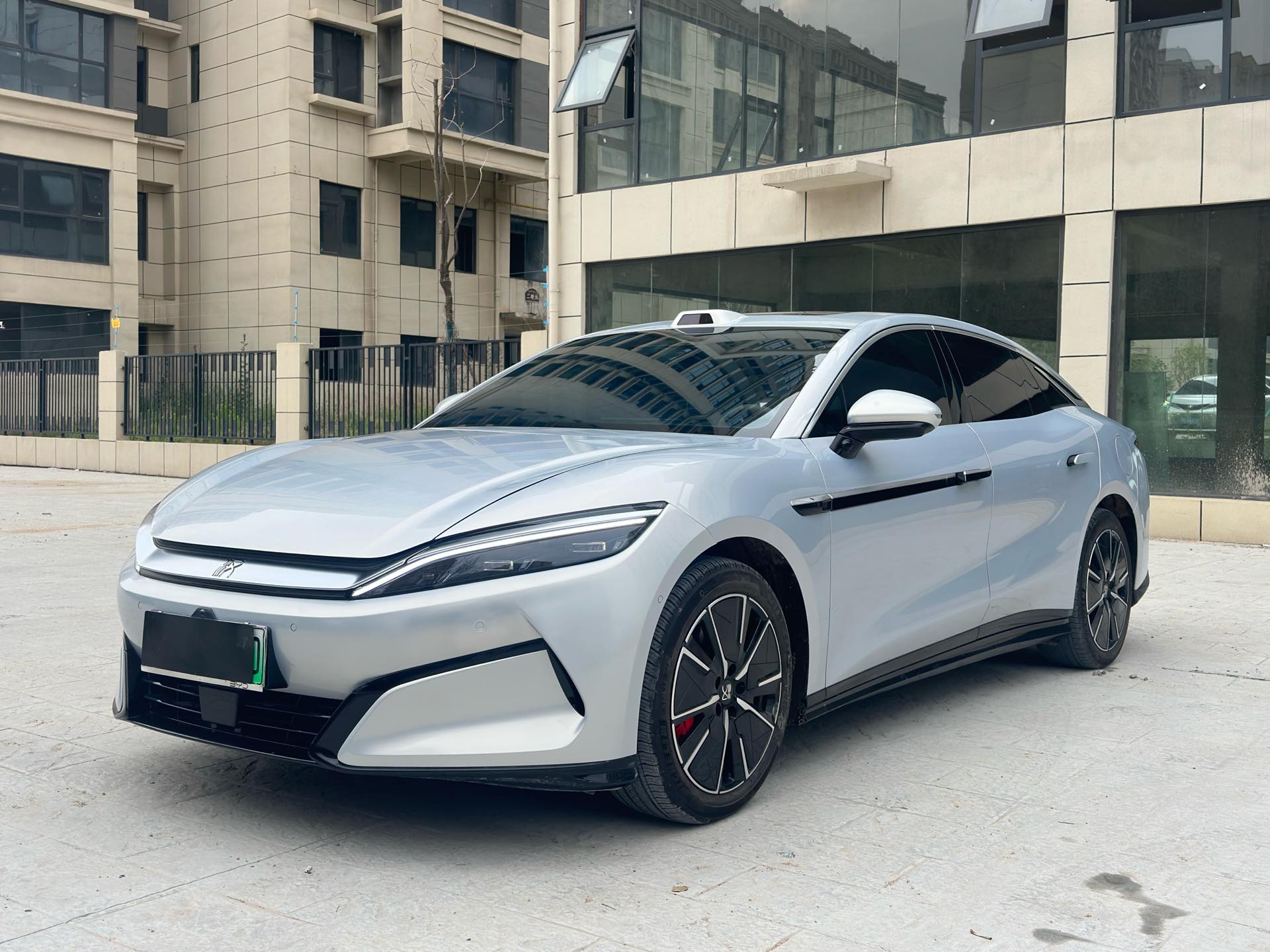 BYD HanL 2025 BYD HanL 2025 صورة سيارة