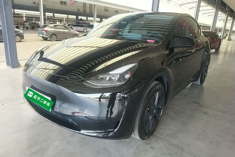 Tesla Model Y 2023 #2 Tesla Model Y 2023 car image #2