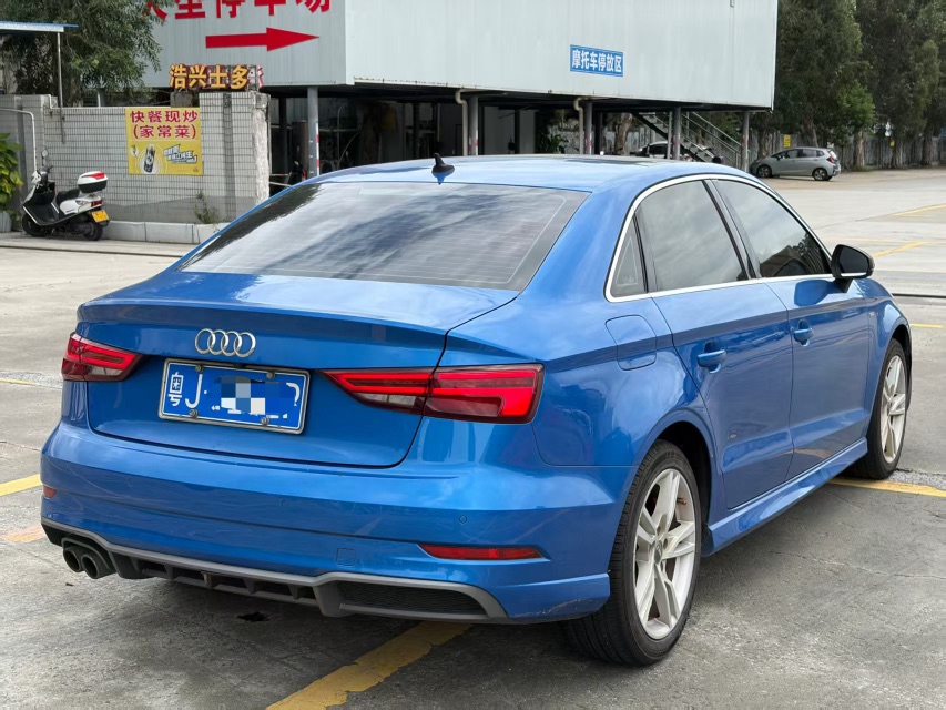 Audi A3 2019 car image #3