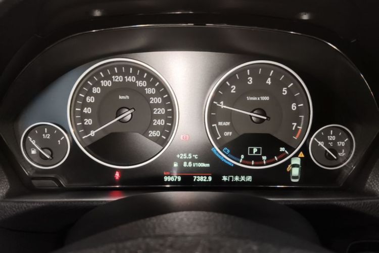 BMW 3 Series 2019 car image #12