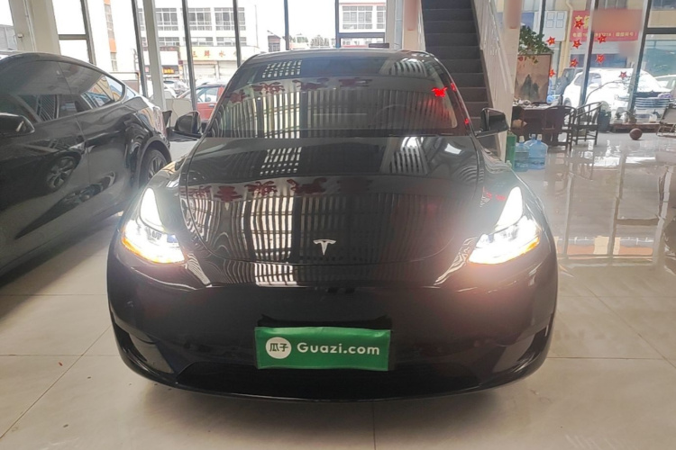 Tesla Model Y 2023 #3 Tesla Model Y 2023 car image #3