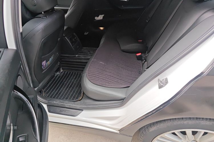 BMW 3 Series 2018 #19 BMW 3 Series 2018 car image #19