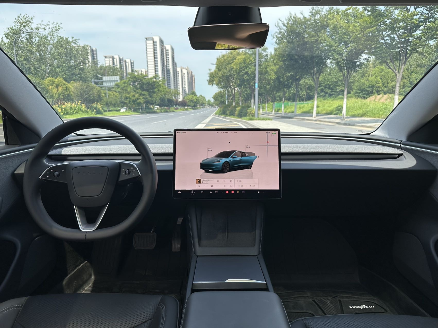 Tesla Model 3 2023 car image #3