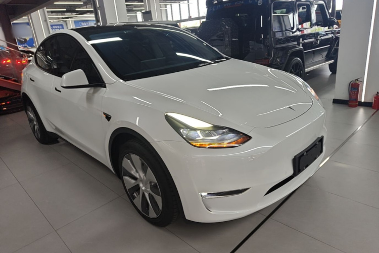 Tesla Model Y 2022 #4 Tesla Model Y 2022 car image #4