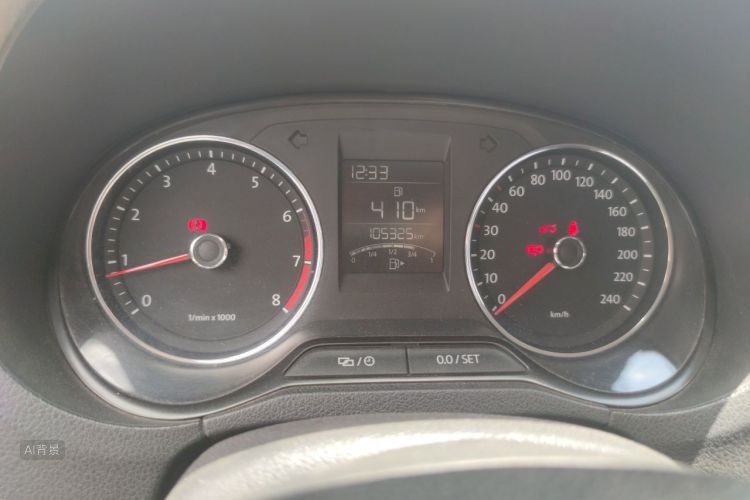 Volkswagen Polo 2015 car image #13