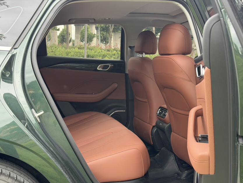 GEELY Emgrand 2025 car image #9