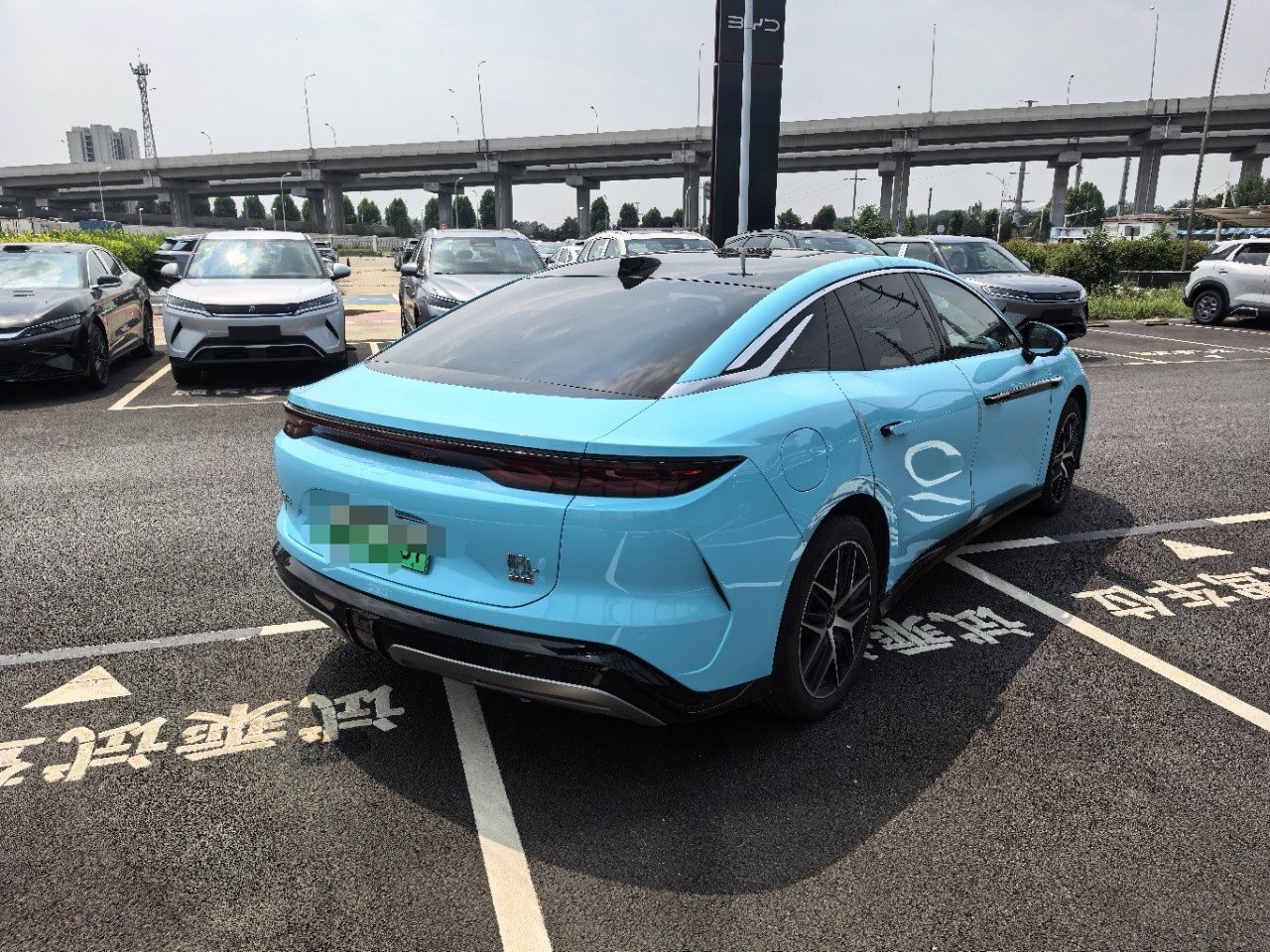 BYD HanL 2025 car image #3