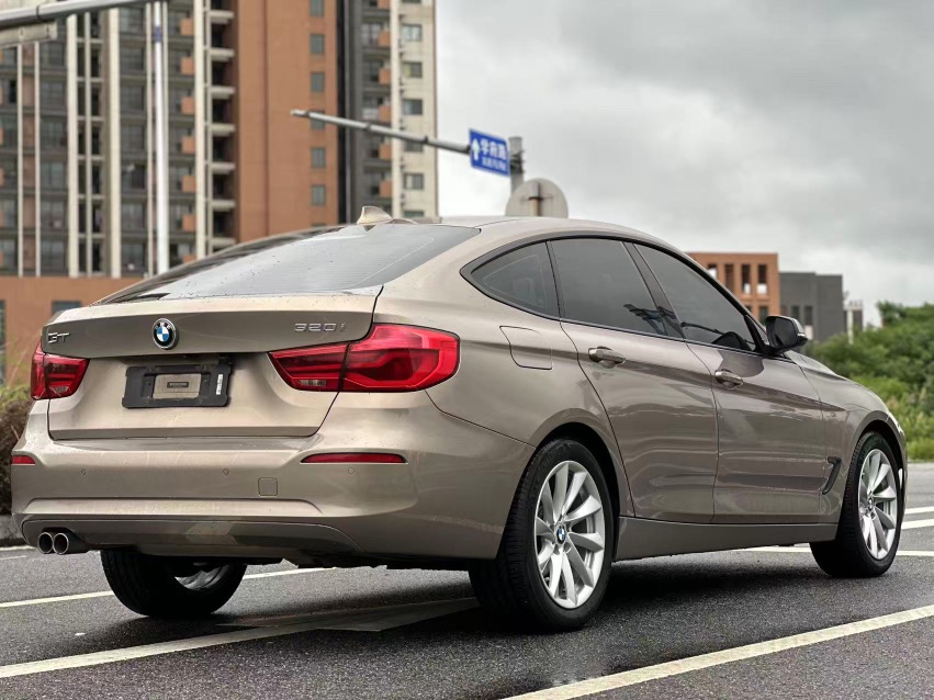 BMW 3 Series GT 2018 car image #9
