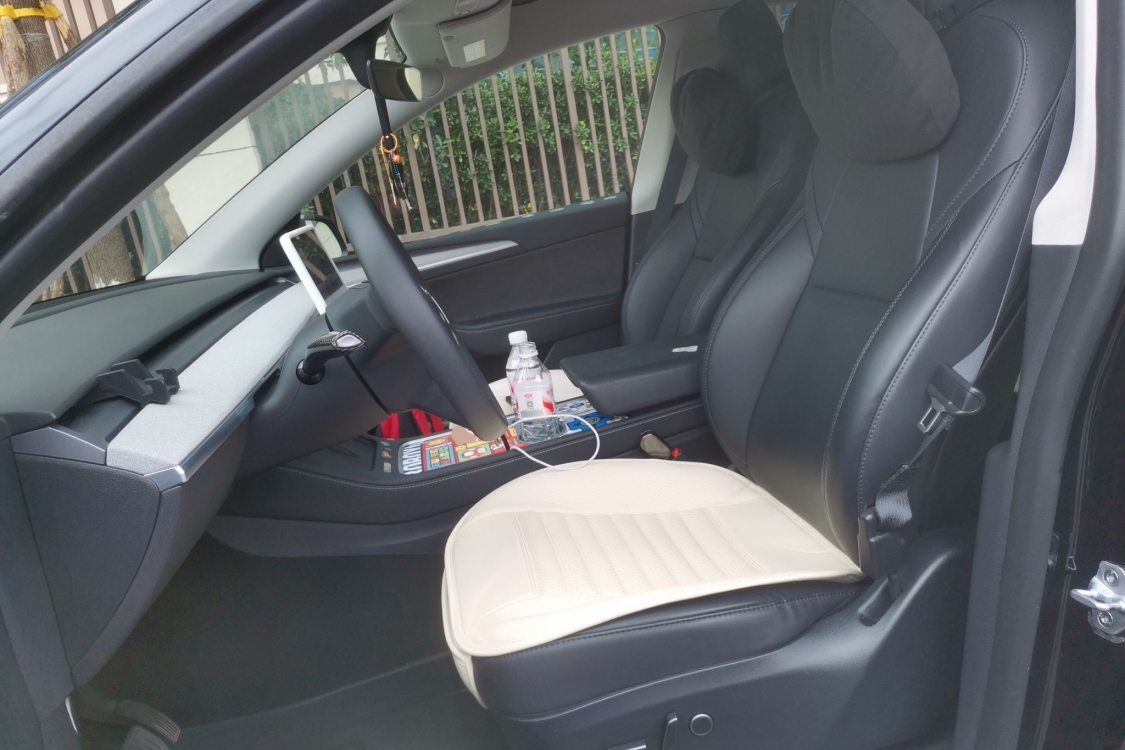 Tesla Model Y 2023 #20 Tesla Model Y 2023 car image #20