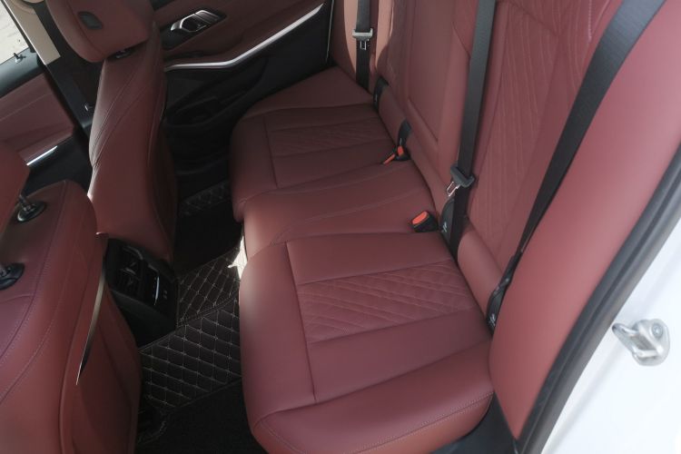 BMW 3 Series 2025 car image #17