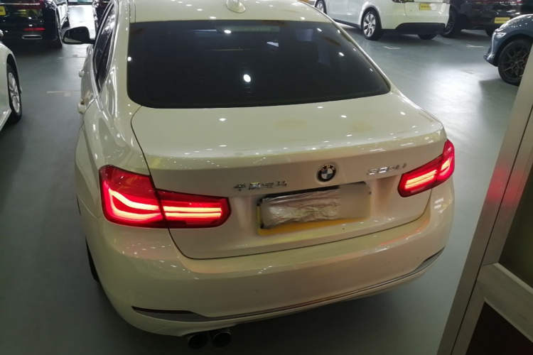 BMW 3 Series 2018 #6 BMW 3 Series 2018 immagine di auto #6