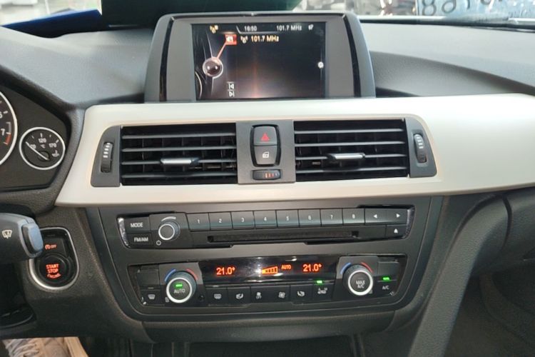 BMW 3 Series 2015 #17 BMW 3 Series 2015 car image #17