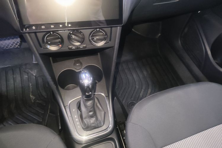 Volkswagen Polo 2017 #18 Volkswagen Polo 2017 car image #18