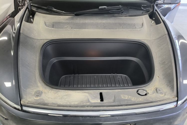Tesla Model Y 2025 #22 Tesla Model Y 2025 car image #22