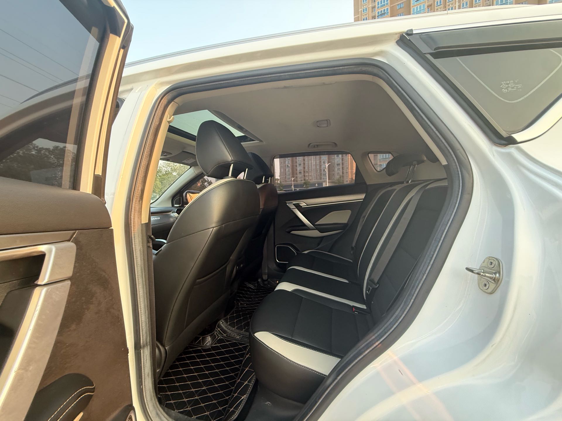 GEELY Coolray 2020 immagine di auto #5
