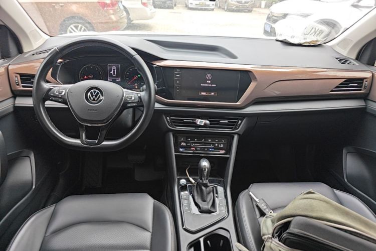 Volkswagen Tharu 2021 car image #10