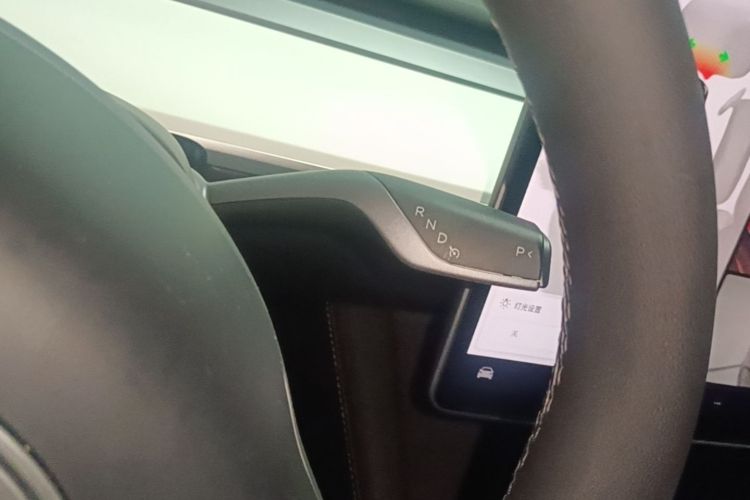 Tesla Model Y 2022 #14 Tesla Model Y 2022 car image #14