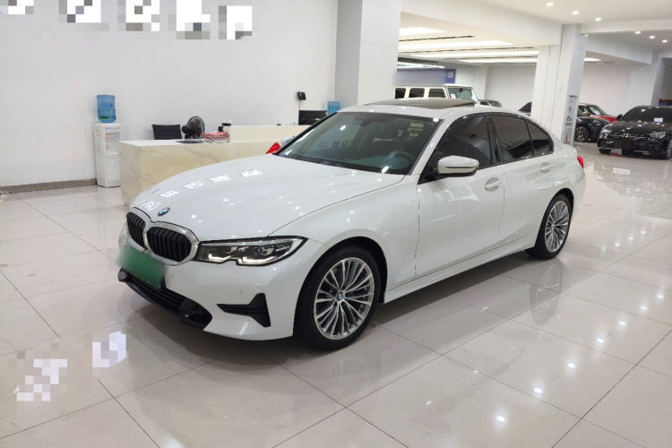BMW 3 Series 2021 car image #2