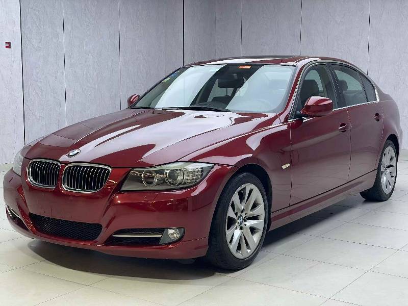 BMW 3 Series 2011 BMW 3 Series 2011 car image