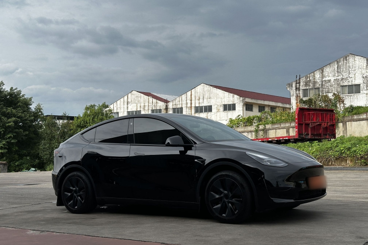 Tesla Model Y 2024 car image #4