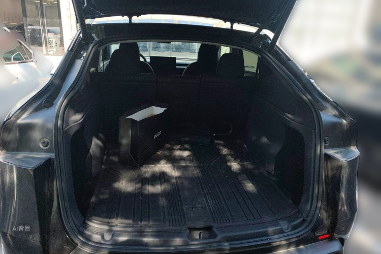 Tesla Model Y 2025 #21 Tesla Model Y 2025 car image #21