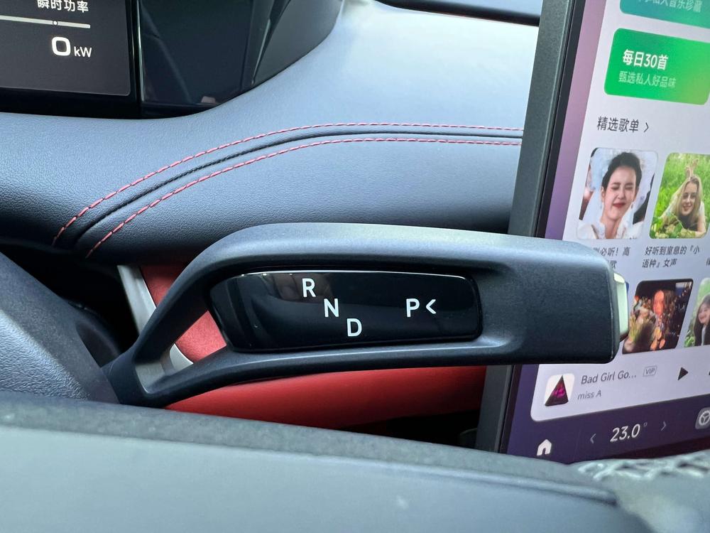 2025 #18 2025 imagen de coche #18